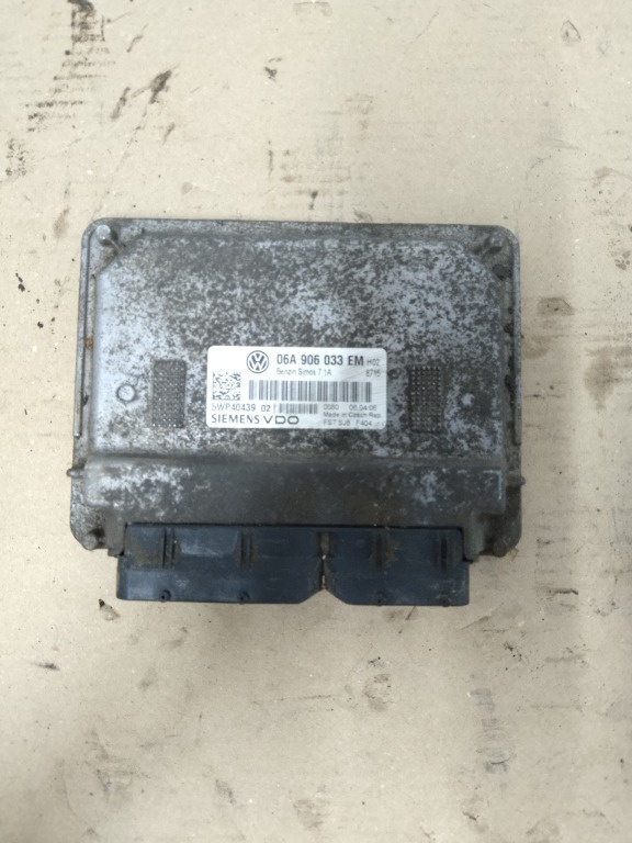 Calculator motor VW Jetta 2005-2009 1.6 MPI 06A906033EM
