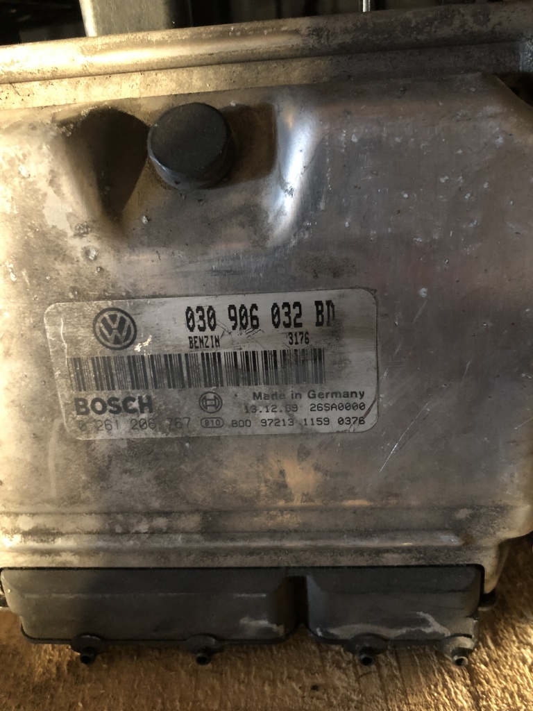 Calculator motor VW Polo 6N 1.4 MPI cod: 030906032BD