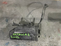 Canistra carbon Skoda Octavia 2 Facelift 1.4 TSI 122 cai cod motor CAX CAXA an 2012 cod 1K0201813 1K0201827A
