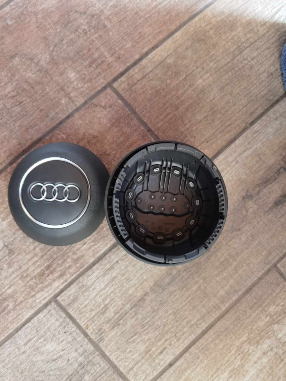 Capac Airbag Volan Audi A1, A2, A3, A4, A5, A6 ,A7 , Q3, Q5, Q7 ,Q8