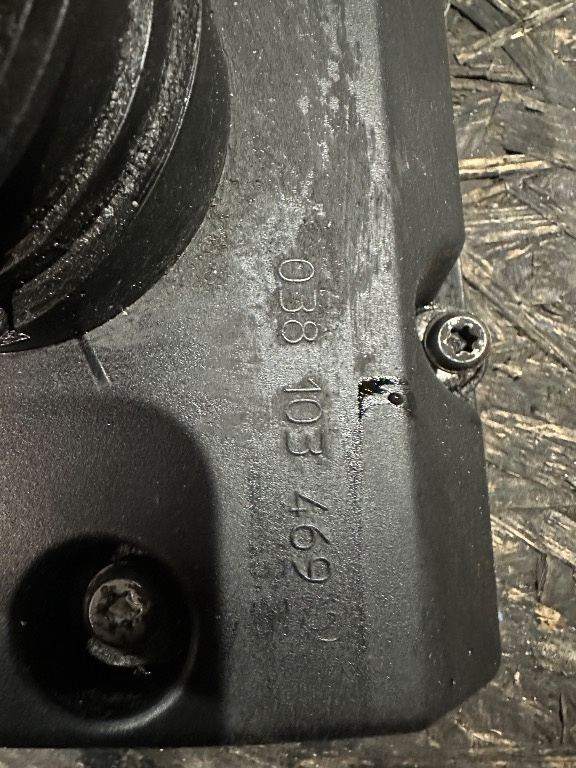 Capac culbutori 1.9 tdi BKC BXE BJB 038103469 Golf 5 , Leon , Octavia 2 , Passat B6 , Toledo , Golf - imagine 3