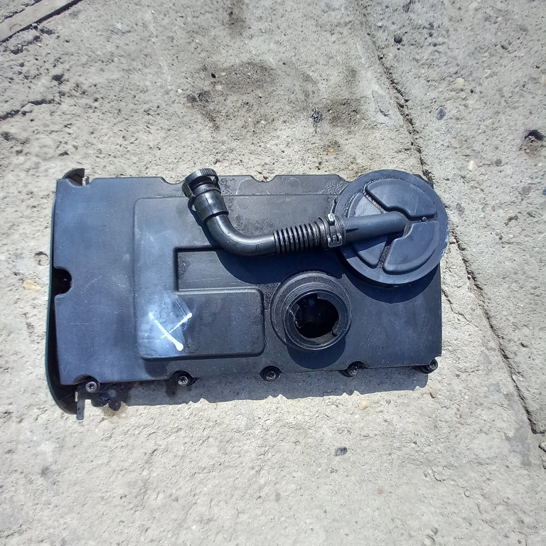Capac culbutori 2.0 TDI / BKP , BKD VW Passat cod 03G103475