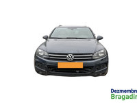 Capac culbutori chiulasa stanga Volkswagen VW Touareg generatia 2 7P [2010 - 2014] Crossover 3.0 TDI Tiptronic 4Motion (245 hp) Cod motor: CRC Cod cutie: NAC Cod culoare: LG7W