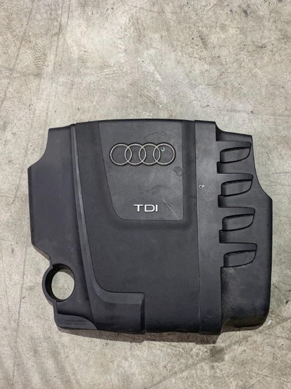 Capac motor Audi A4/A5 2.0 TDI CAG mic defect - vezi poze!!