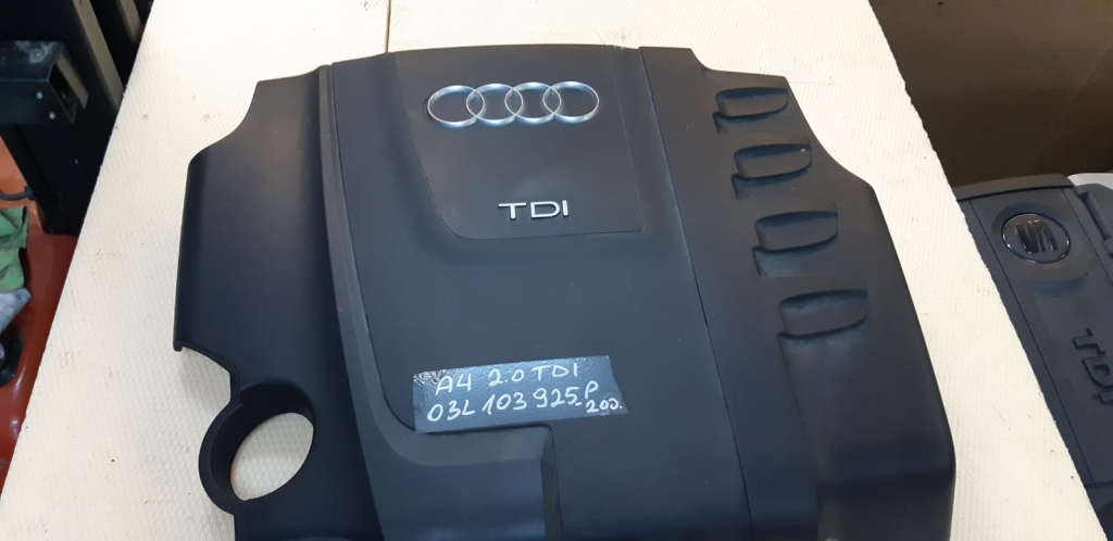 Capac motor AUDI A4,A5,A6,Q5 2.0 tdi, cod 03L103925L , an 2009-2016