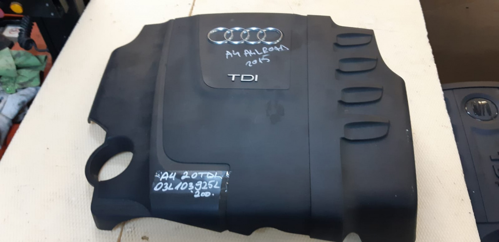 Capac motor AUDI A4,A5,A6,Q5 2.0 tdi, cod 03L103925P , an 2009-2016