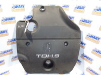 Capac motor avand codul original 038103925E, pentru VW Golf IV