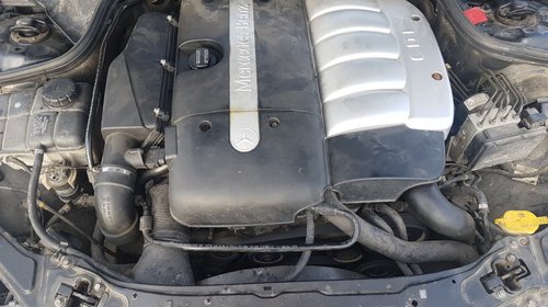 Capac motor protectie Mercedes CLK C209 2003 coupe 2.7 cdi