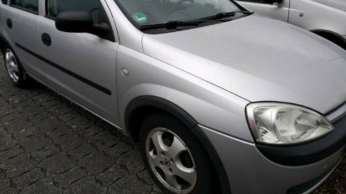 Capac motor protectie Opel Corsa C 2004 4usi sau 2 Benzina