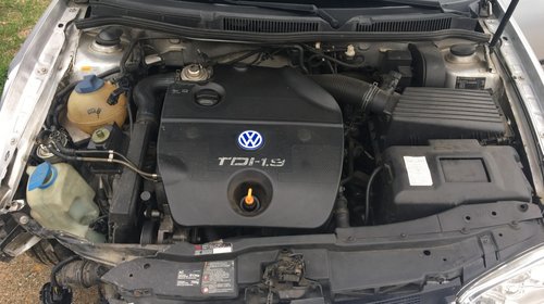 Capac motor protectie VW Golf 4 2002 VARIANT 