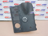 Capac motor VW Passat B5 1.6 Benzina cod: 06B103935C model 2003