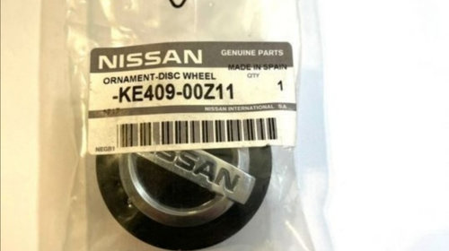 Capace centrale roata Nissan , originale , noi