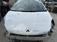 Capota cu defect Peugeot 208 2017