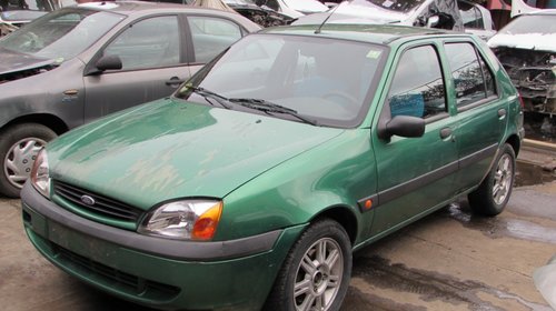 Capota Ford Fiesta, an 2001, culoarea verde