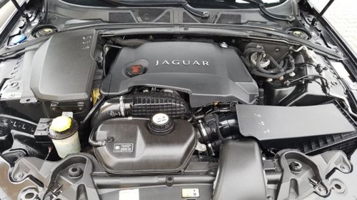 Capota Jaguar XF 2010 Berlina 3.0 V6