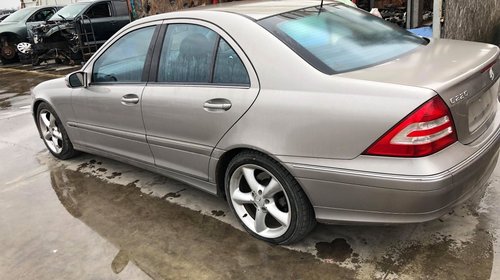 Capota Mercedes C-CLASS W203 2005 berlina 2.2dci