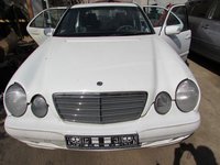 Capota motor cu grila Mercedes E220 (W210) an 2001