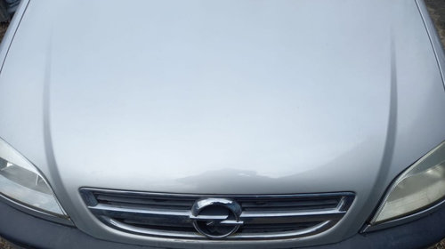 Capota motor cu grila si emblema Opel Zafira 