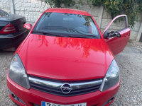 Capota motor / fata Opel astra H GTC cu defect