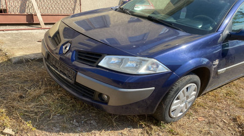 Capota motor Renault Megane 2 [2002 - 2006] wagon,culoare albastra Renault Megane 2 [2002 - 2006] wagon, culoare albastra Renault Megane 2 [2002 - 2006] wagon 1.6 MT (113 hp) Renault Megane 2 combi,1.6 16V cod motor K4M-T7,83KW 113cp,culoare albastra
