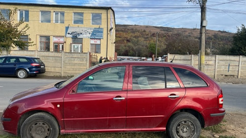 Capota motor Skoda Fabia 6Y [facelift] [2004 - 2007] culoare visinie LF3W Skoda Fabia 6Y [facelift] [2004 - 2007] Combi wagon 1.2 HTP MT (64 hp) ‼️NOU‼️ Dezmembrez Skoda Fabia 2005,break,motor 1.2 benzina,47kw,cod motor BME,cutie 5 trepte cod GSB,cul