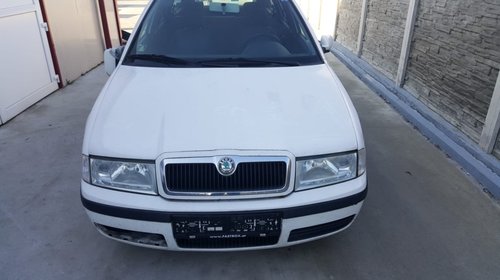 Capota originala Skoda Octavia 1 an 2001