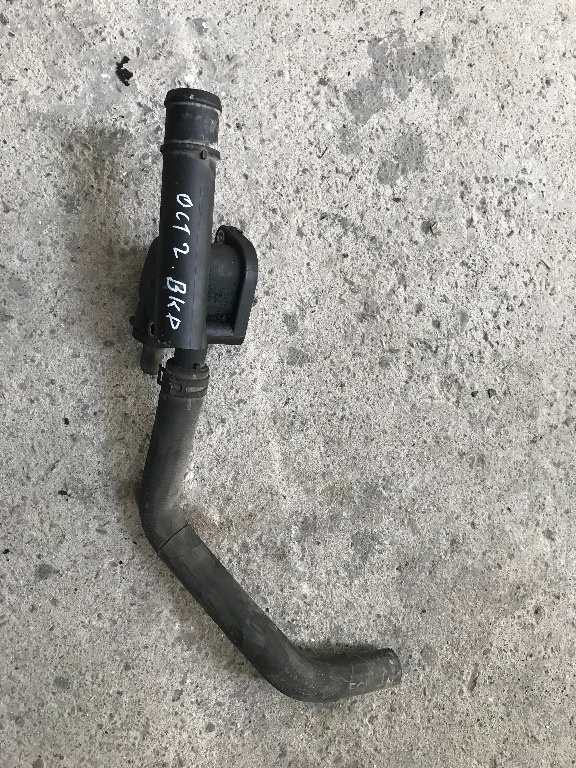 Carcasa corp termostat a6 c6 passat b6 a4 b7 a3 8p octavia 2 2004 - 2009 cod: 038121132g