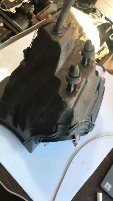 Carcasa filtru aer Audi A5 / A4 B8 2.7 cod 8k0133837b