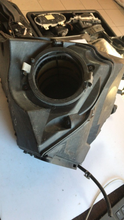 Carcasa filtru aer Audi A5 / A4 B8 2.7 c