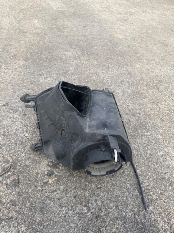 Carcasa filtru aer Audi A6 C6 4F 4.2 FSI cod 4F0133837D