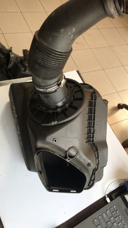 Carcasa filtru aer Audi A6 C7 , A7 3.0 2010 - 2014