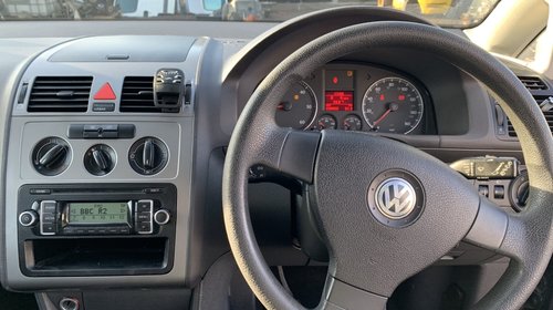 Carcasa filtru aer Volkswagen Touran 2009 Hatchback cutie 6+1 1.9 TDI BXE