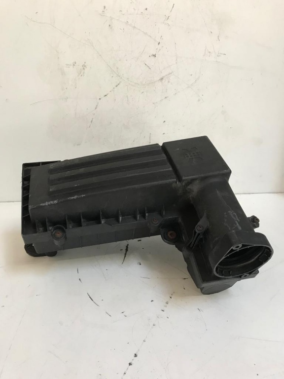Carcasa Filtru Aer VW Jetta 1.9 tdi cod 