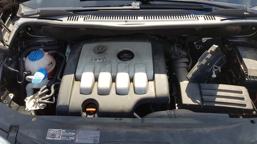 Carcasa filtru aer VW Touran 2005 monovolum 2