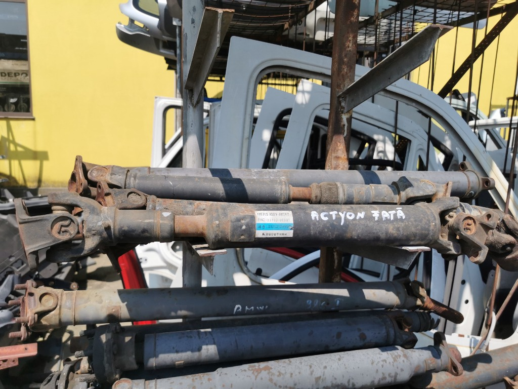 Cardan față ssang yong actyon cod 33100-09001
