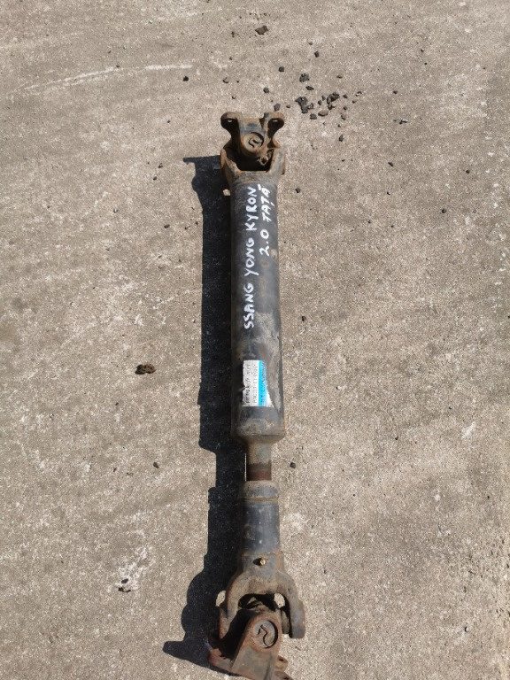 Cardan față ssang yong kyron 2.0 D cod 33100-09001