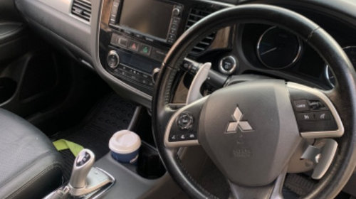 Carenaj aparatori noroi fata Mitsubishi Outlander 2015 SUV Hybrid Electric