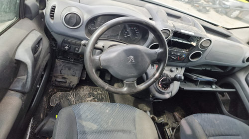 Carenaj aparatori noroi fata Peugeot Partner 2012 Minivan 1.6