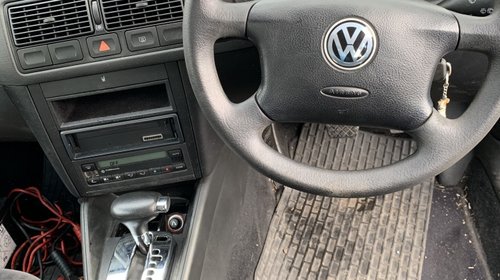 Carenaj aparatori noroi fata Volkswagen Golf 4 2003 Hatchback 1,6 Benzina BFQ