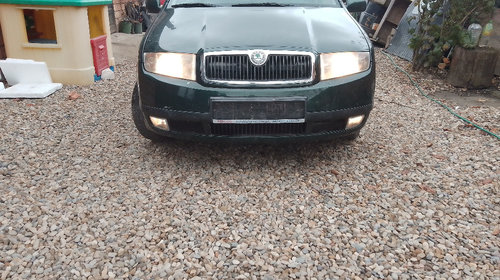 CARENAJ ROATA FATA SKODA FABIA 1