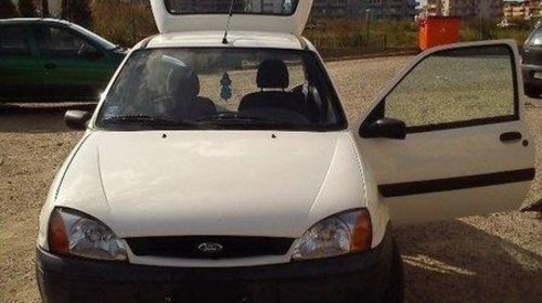 Carenaj roata stanga fata Ford Fiesta model 2000-2002