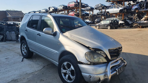 Carlig remorcare Mercedes M-Class W163 2001 m