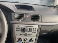 Casetofon Opel Meriva 1.7 CDTI; Tip casetofon: CD30 MP3