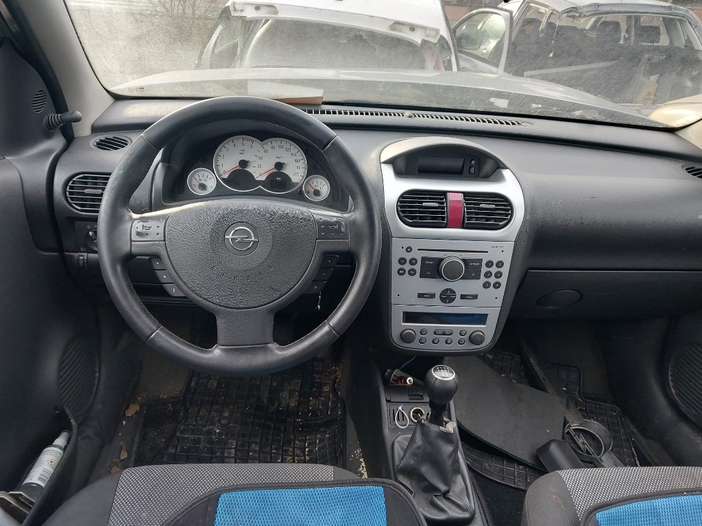 Caseton / CD player Opel Corsa C 2006 1.3 CDTI Cod motor Z13DT/Y13DT 70CP/51KW