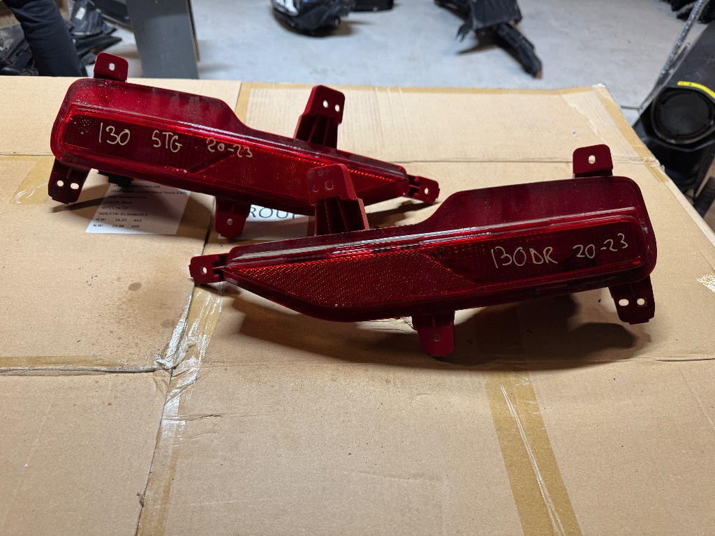 Catadioptru stanga / catadioptru dreapta Hyundai i30 2020/2021/2022//2023