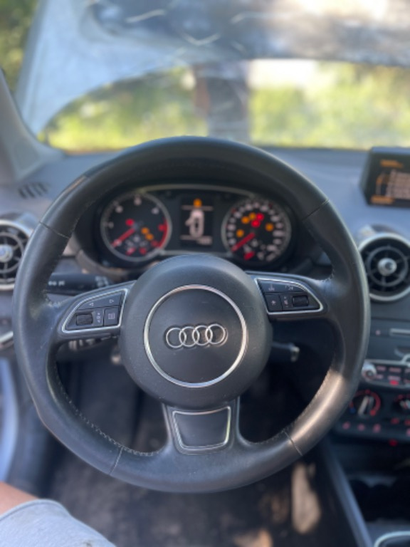 CD player Audi A1 2018 Hatchback 1.6 TDI