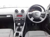 CD player Audi A3 8P 2008 hatchback 1.9