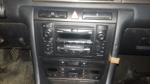 CD player Audi A6 2.5 TDi an 2001