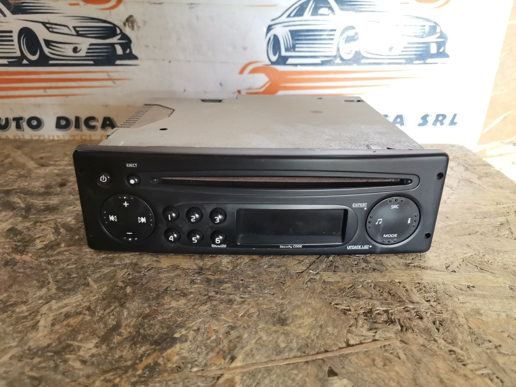 Cd player auto dacia logan 1 1.5 dci Cod 8200354519t