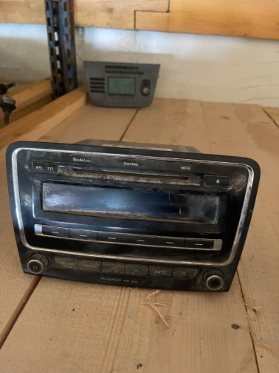 CD Player (fara cod) Skoda Superb 2 2009-2012